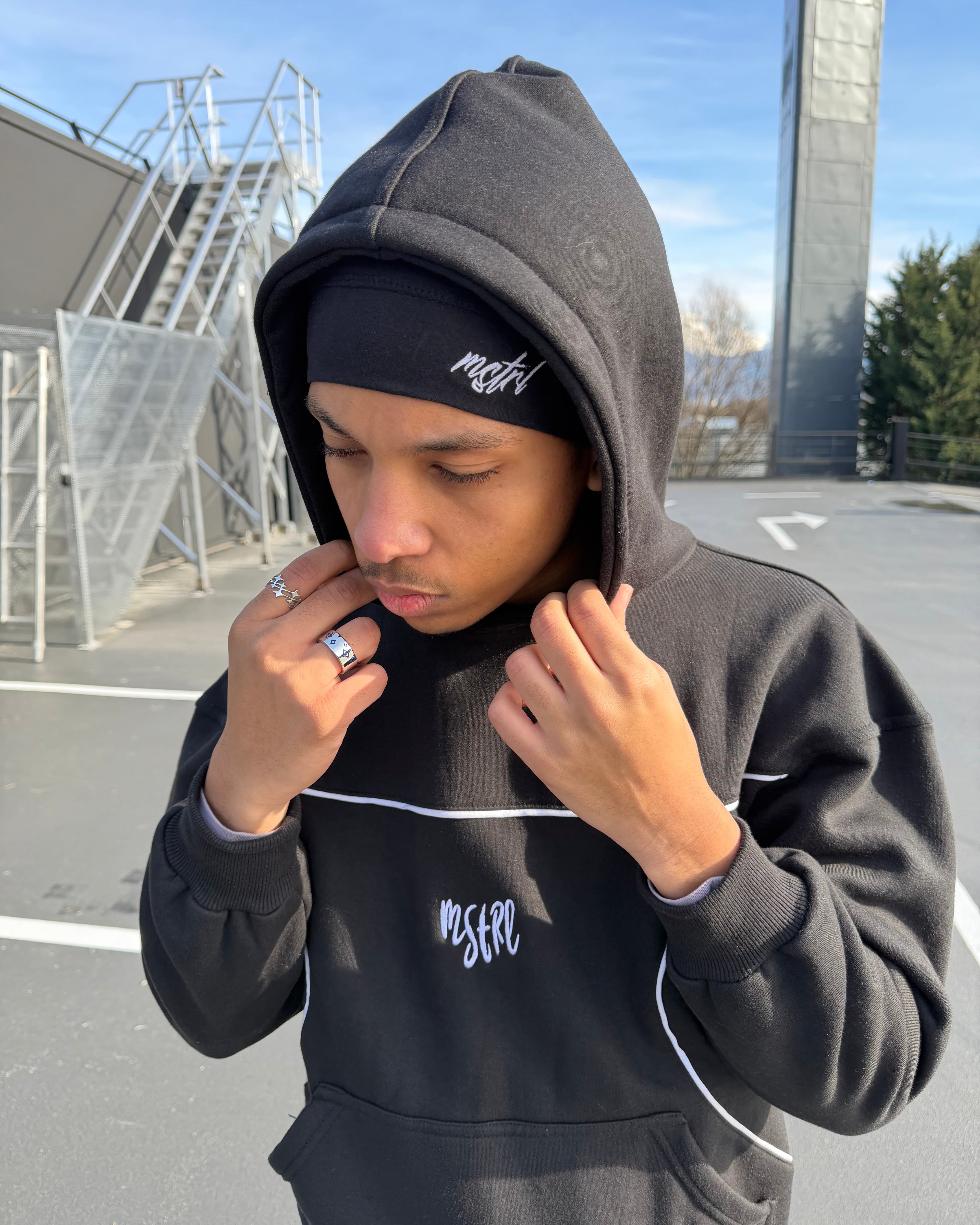 BLACK HOODIE