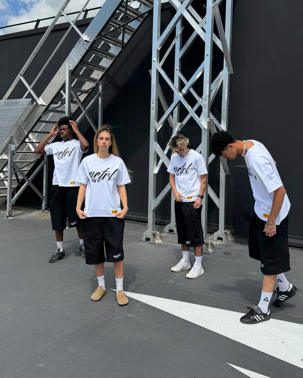 WHITE SIGNATURE TEE