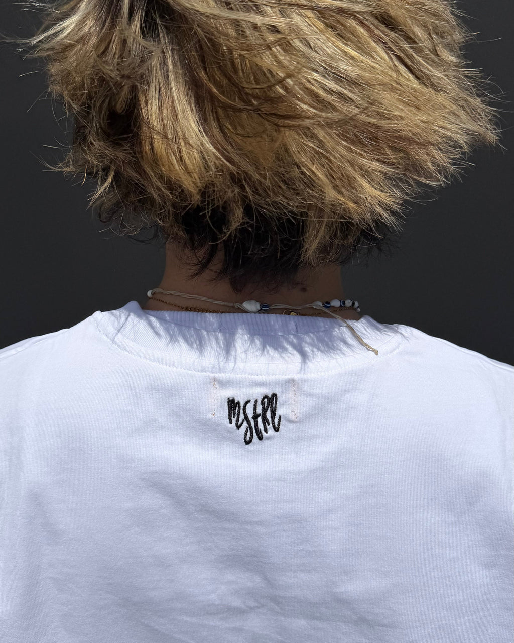 WHITE SIGNATURE TEE