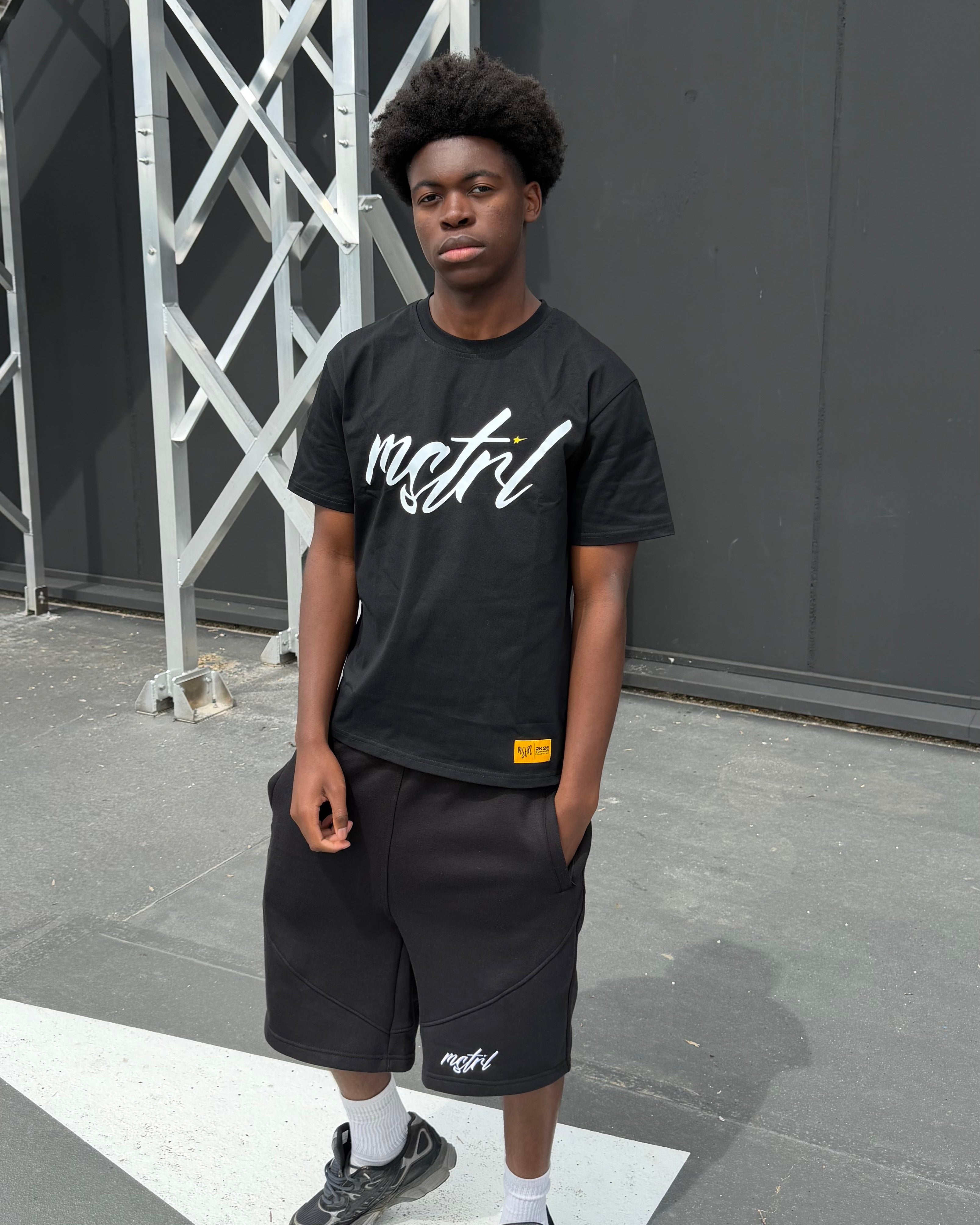 BLACK SIGNATURE TEE