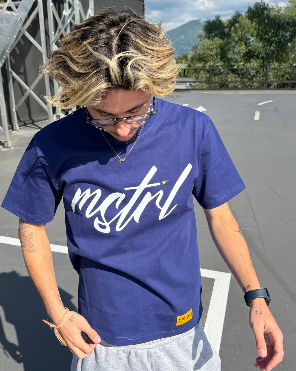 NAVY SIGNATURE TEE