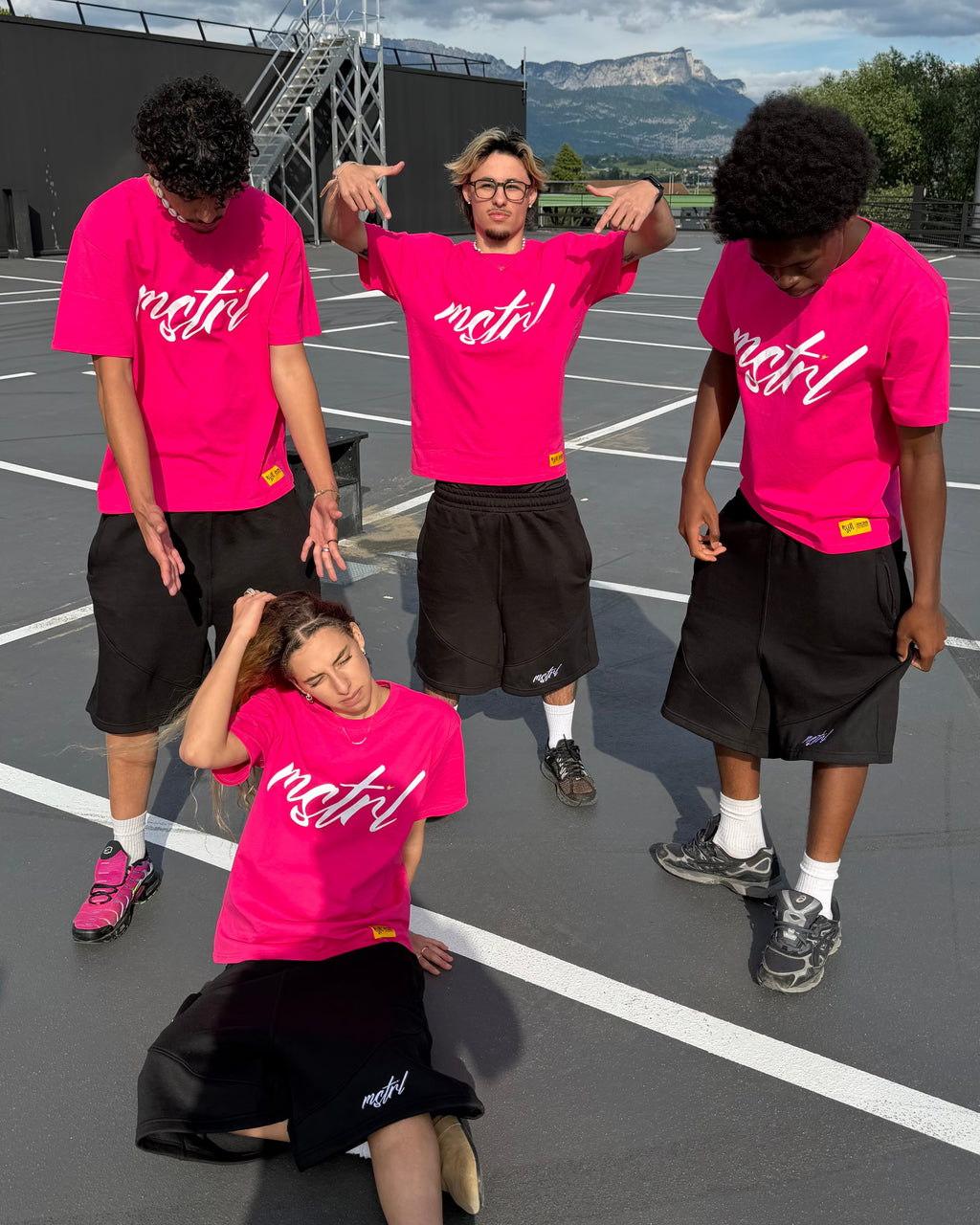 PINK SIGNATURE TEE